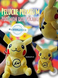 Peluche Premium PLUSHAROO 2025 POKEMON RAYO PIKACHU